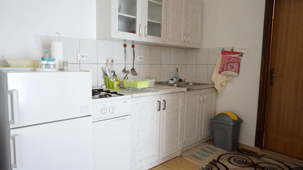 Apartments Red Rose Нін Екстер'єр фото